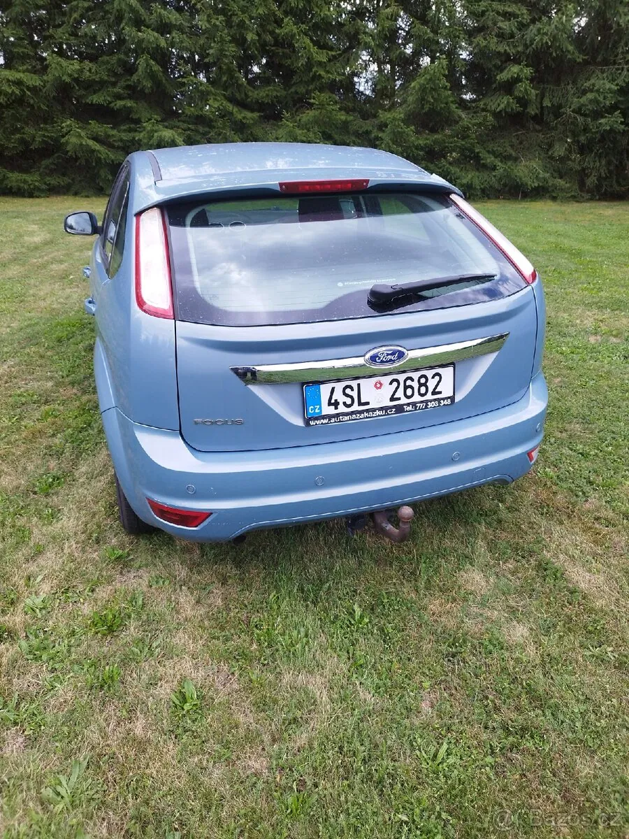 Ford Focus 2009 photo 2