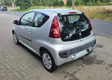 Peugeot 107 2013 photo 3