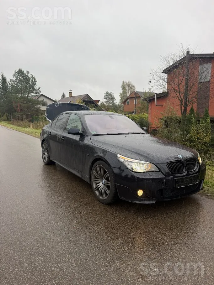 BMW E60 2008 photo 2