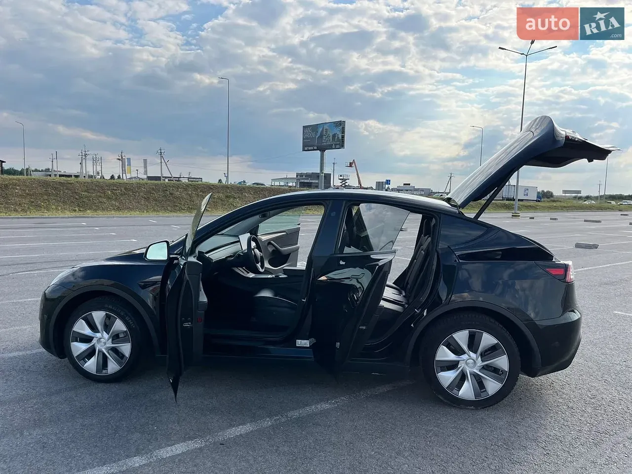 Tesla Model Y 2024 photo 5