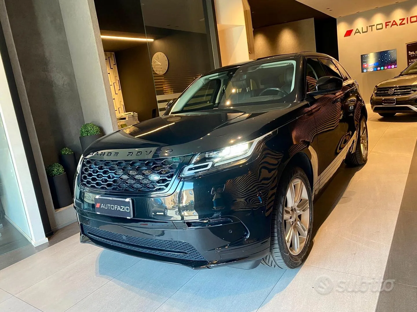 Land Rover Range Rover Velar 2020 photo 2
