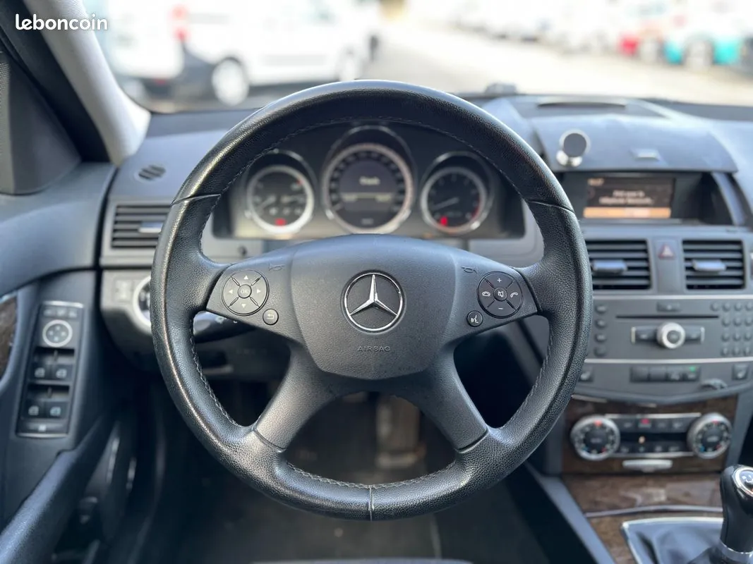 Mercedes-Benz C-Class 2010 photo 4
