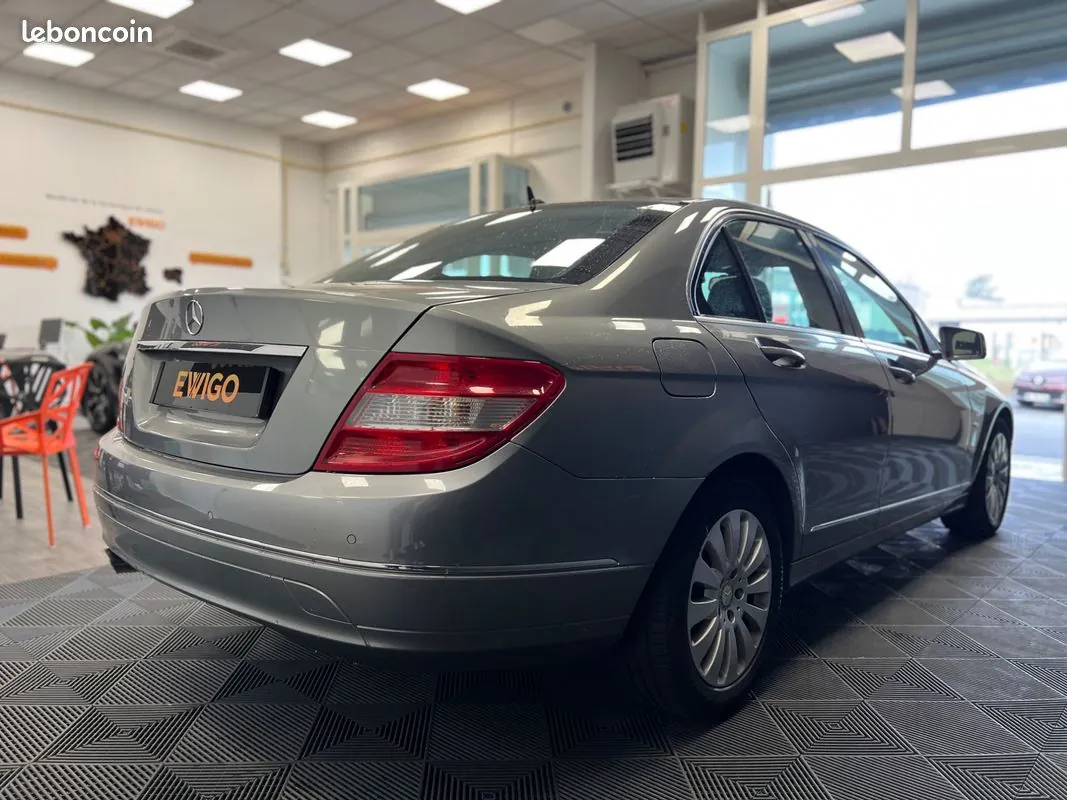 Mercedes-Benz C-Class 2010 photo 2