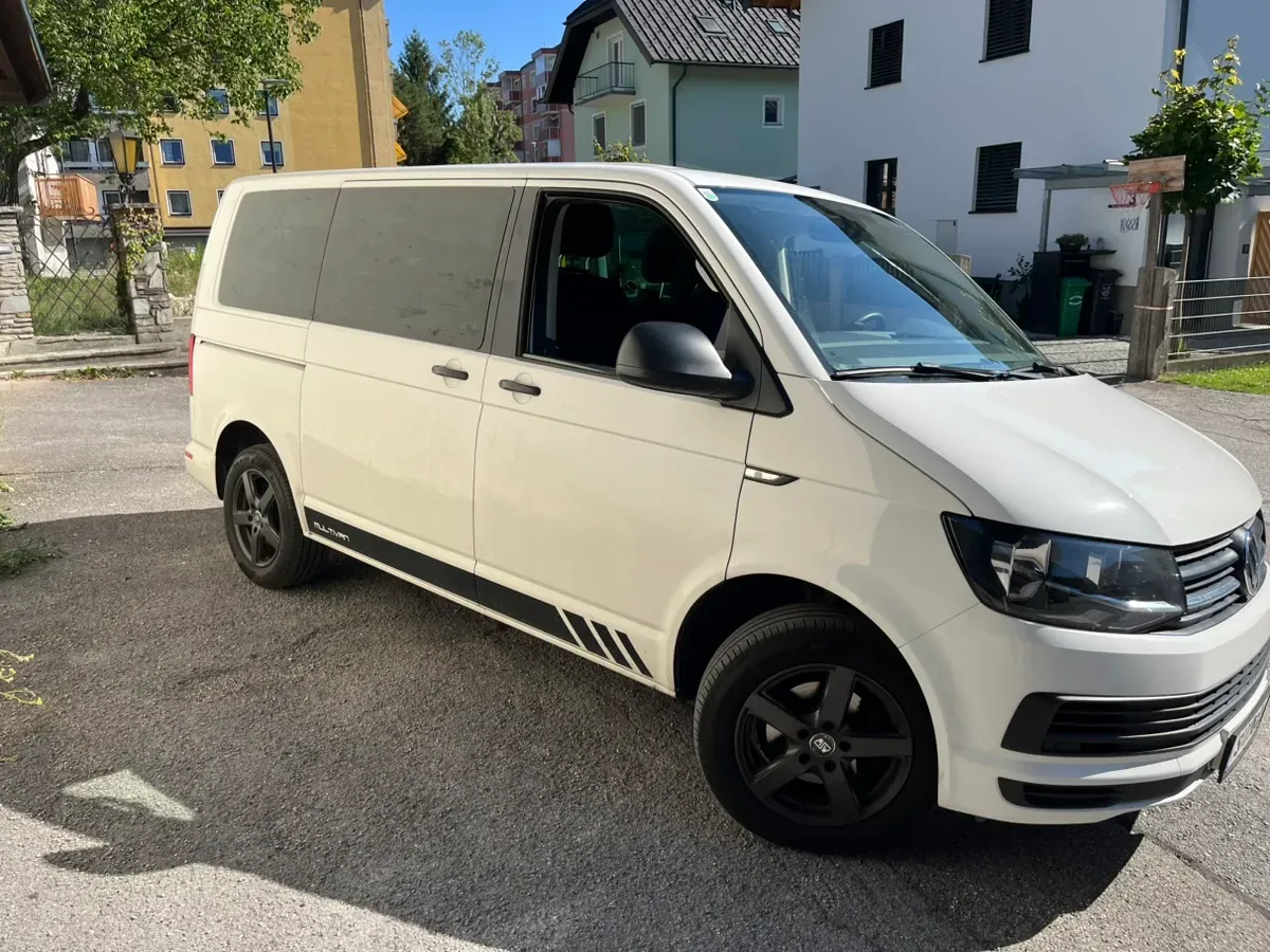 Volkswagen Multivan 2016 photo 2