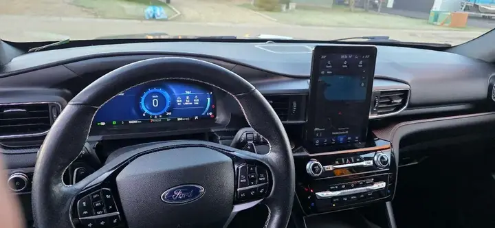Ford Explorer 2023 photo 5