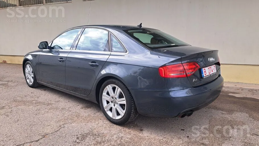 Audi A4 2008 photo 2