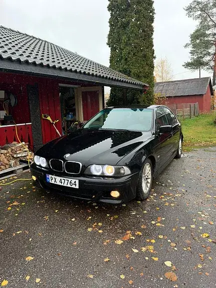 BMW 520I