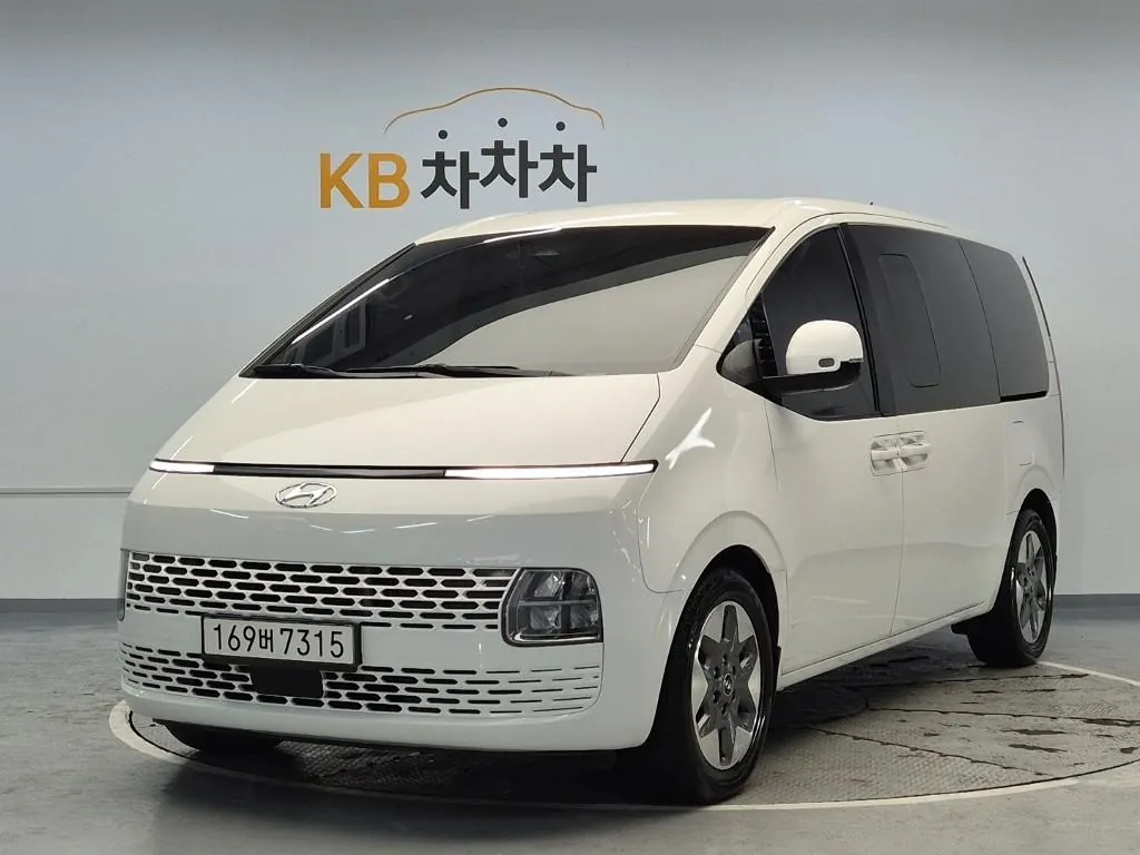 Hyundai Staria