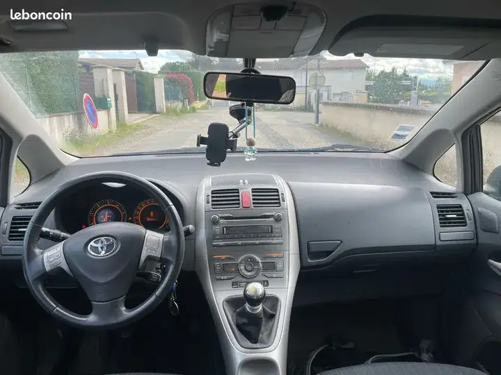 Toyota Auris 2009 photo 3