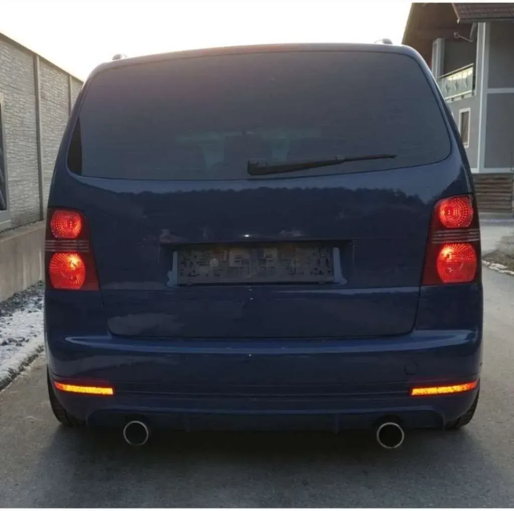 Volkswagen Touran 2008 photo 2