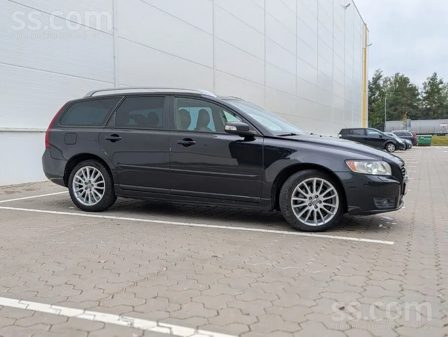 Volvo V50 2008 photo 2