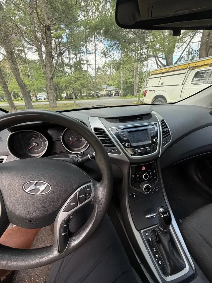Hyundai Elantra 2016 photo 3