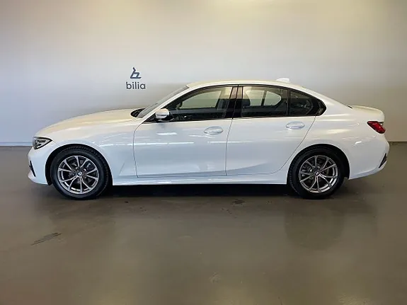 BMW 320 2019 photo 2