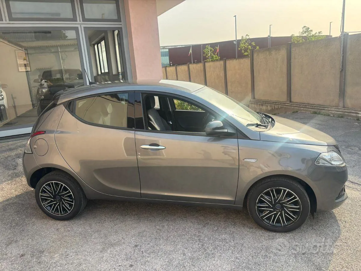 Lancia Ypsilon 2024 photo 3