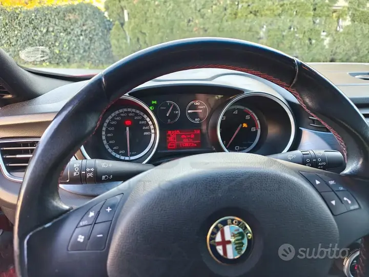 Alfa Romeo Giulietta 2012 photo 5