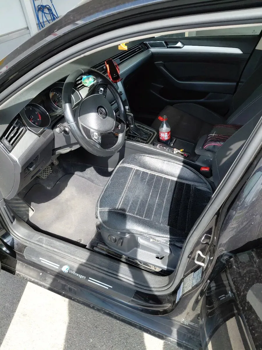 Volkswagen Passat 2010 photo 3