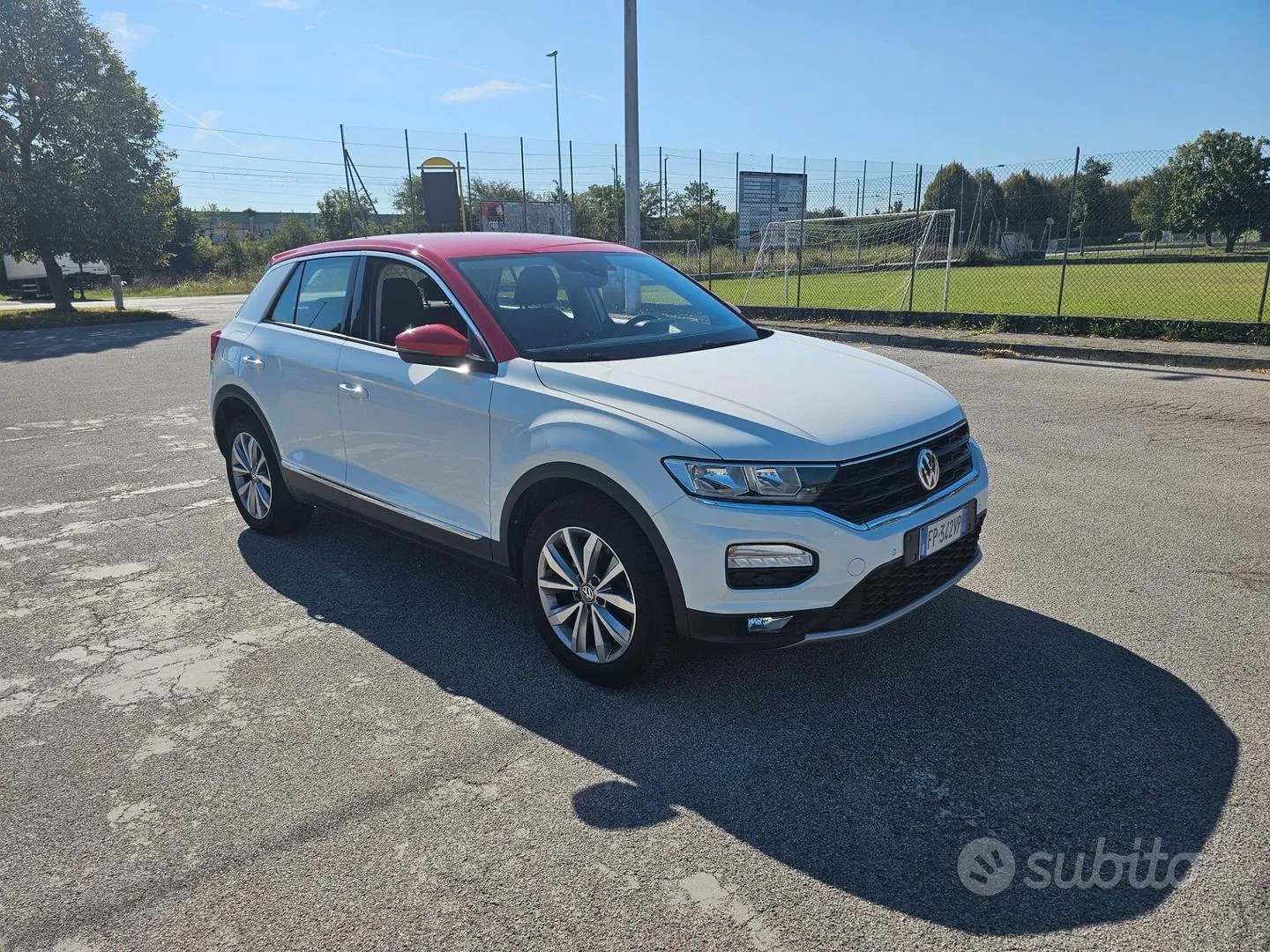 Volkswagen T-Roc 2018 photo 2