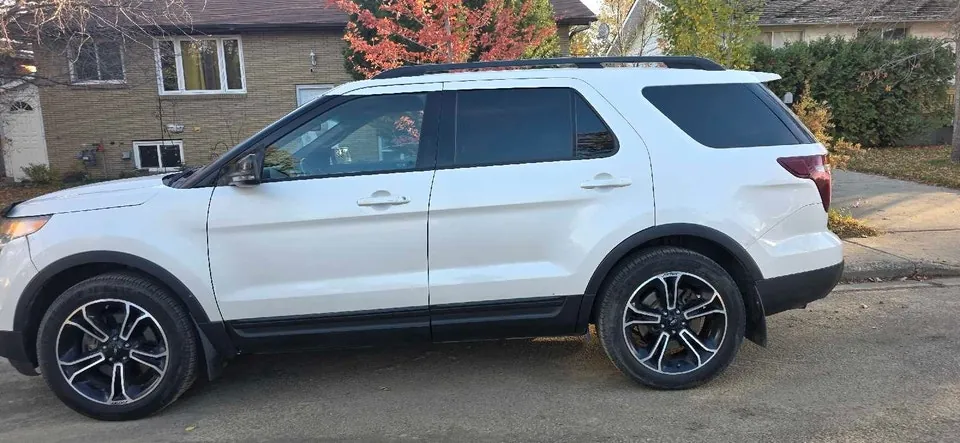 Ford Explorer Sport 2015 photo 2