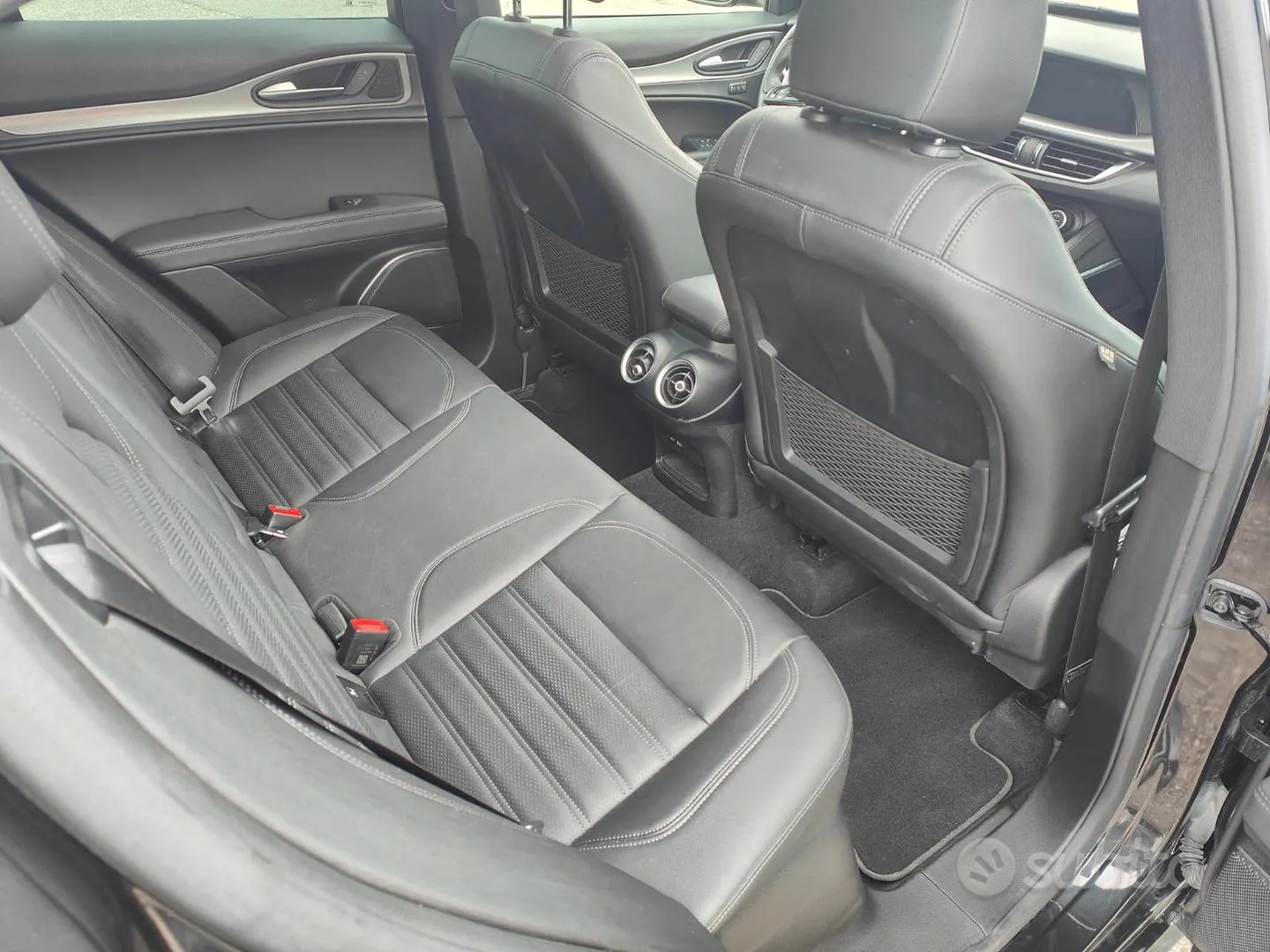 Alfa Romeo Stelvio 2022 photo 2