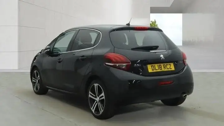 Peugeot 208 2018 photo 3
