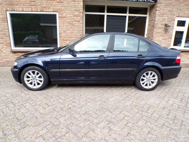 BMW 3 Series 2002 photo 2