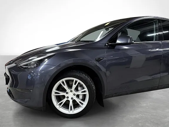 Tesla Model Y 2022 photo 2