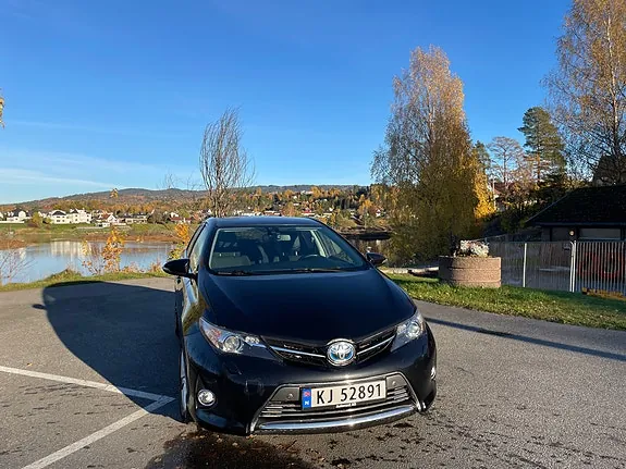 Toyota Auris 2014 photo 2