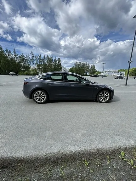 Tesla Model 3 2019 photo 3