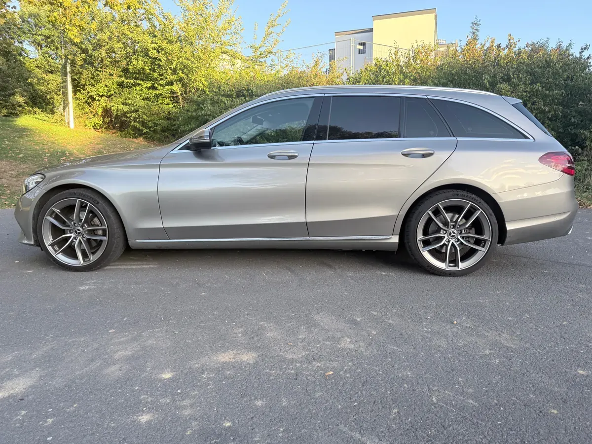 Mercedes-Benz C-Class 2019 photo 2