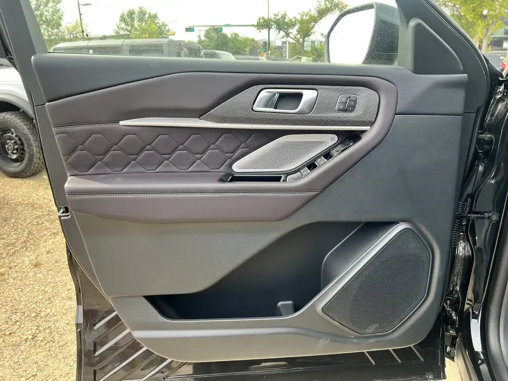Ford Explorer 2026 photo 5