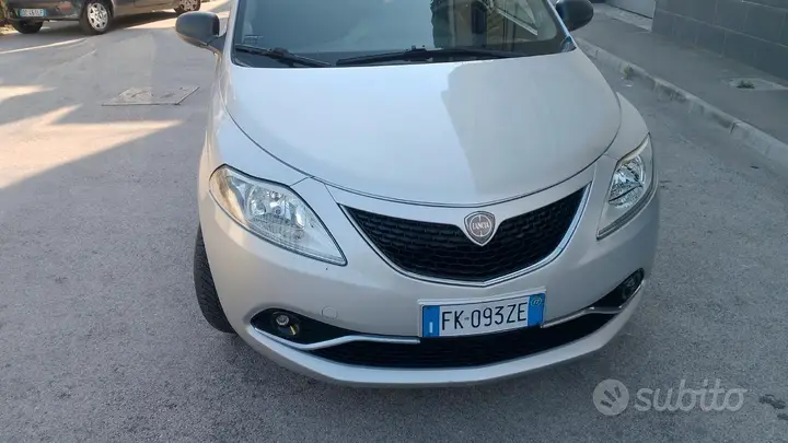 Lancia Ypsilon 2017 photo 2