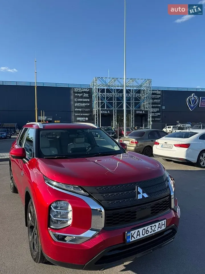 Mitsubishi Outlander 2022 photo 3