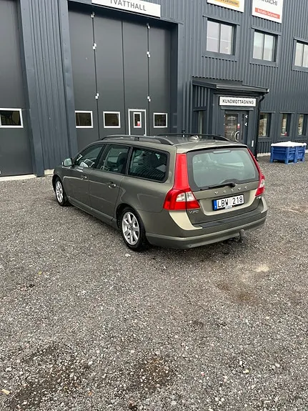 Volvo V70 2011 photo 3