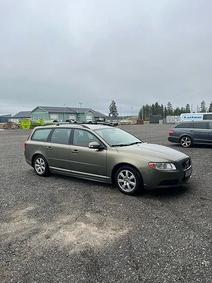 Volvo V70 2011 photo 2