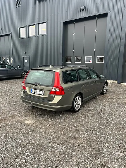 Volvo V70 2011 photo 4