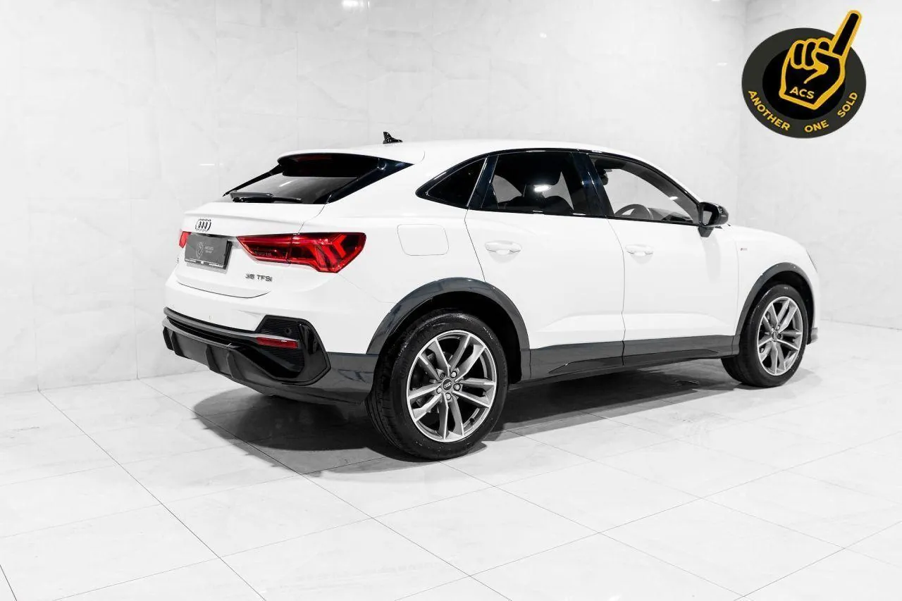 Audi Q3 2021 photo 2