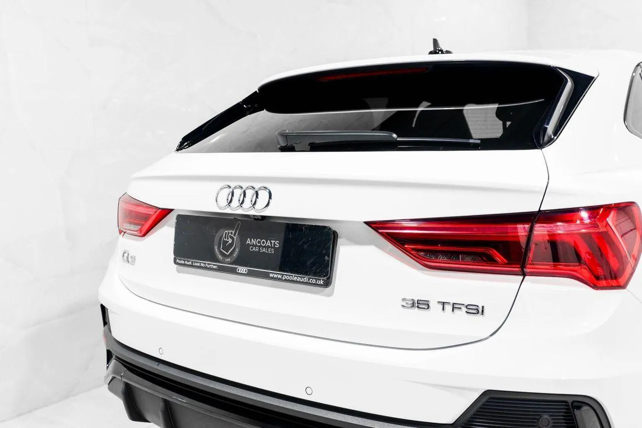 Audi Q3 2021 photo 5