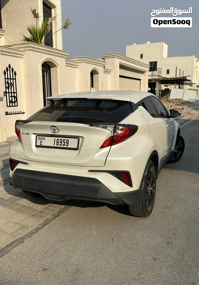 Toyota C-Hr 2020 photo 2