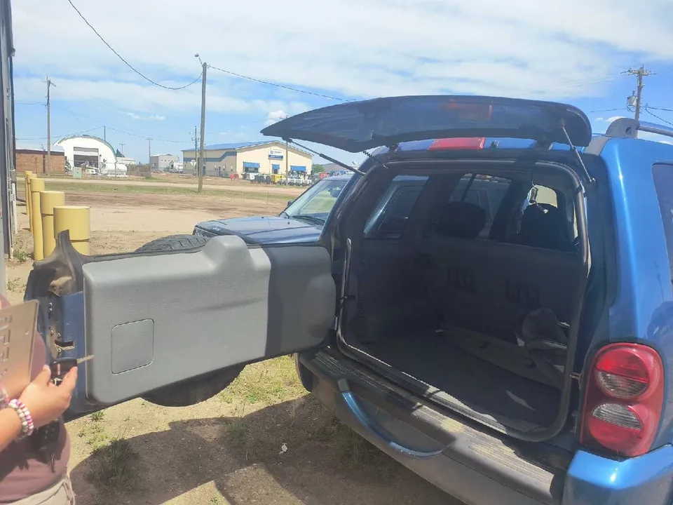 Jeep Liberty 2005 photo 2