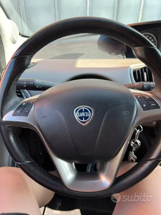 Lancia Ypsilon 2015 photo 4