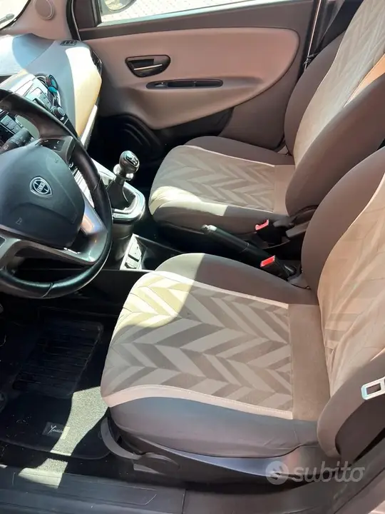 Lancia Ypsilon 2015 photo 5