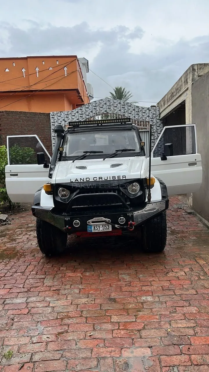 Toyota Land Cruiser