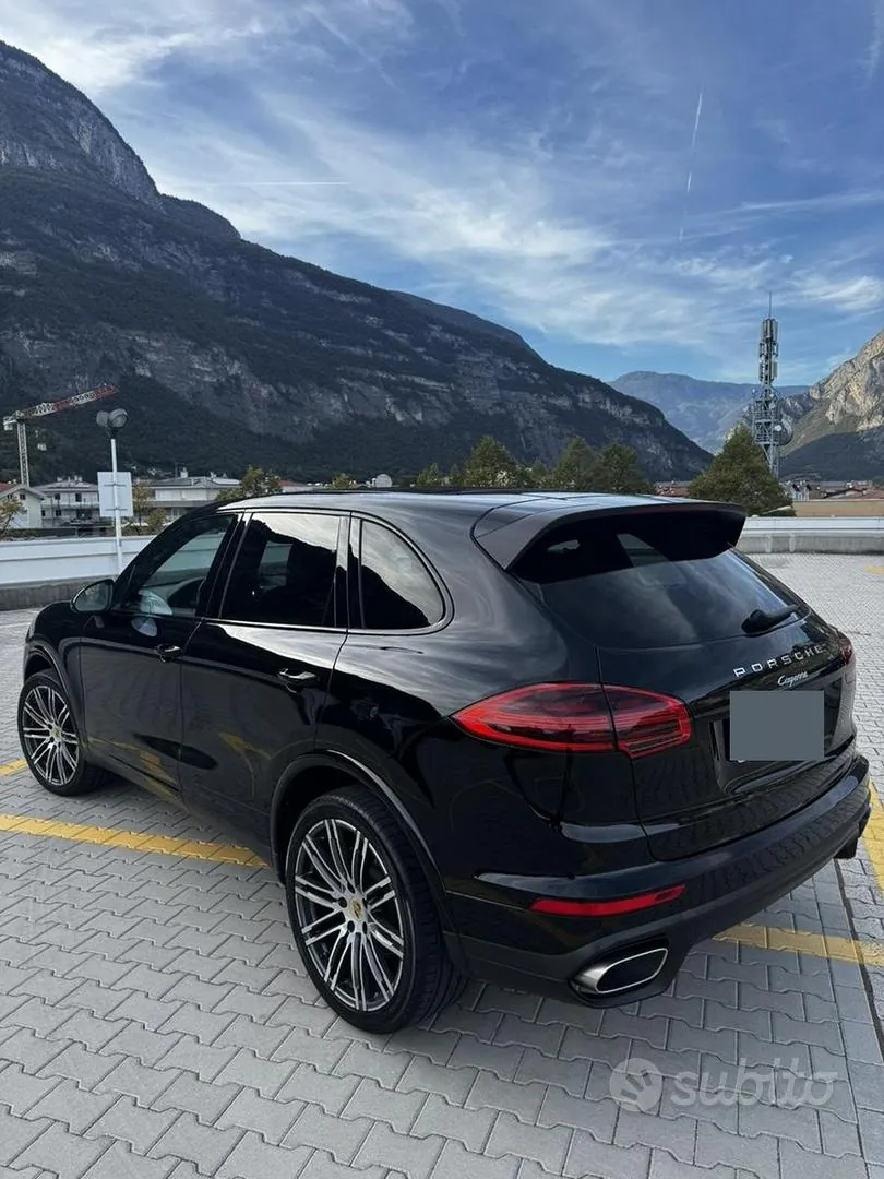 Porsche Cayenne 2017 photo 2
