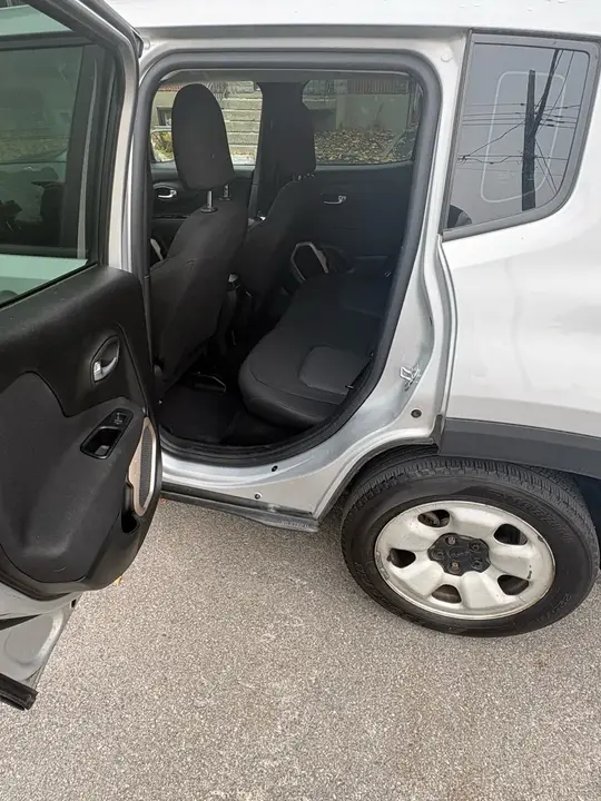 Jeep Renegade 2015 photo 4