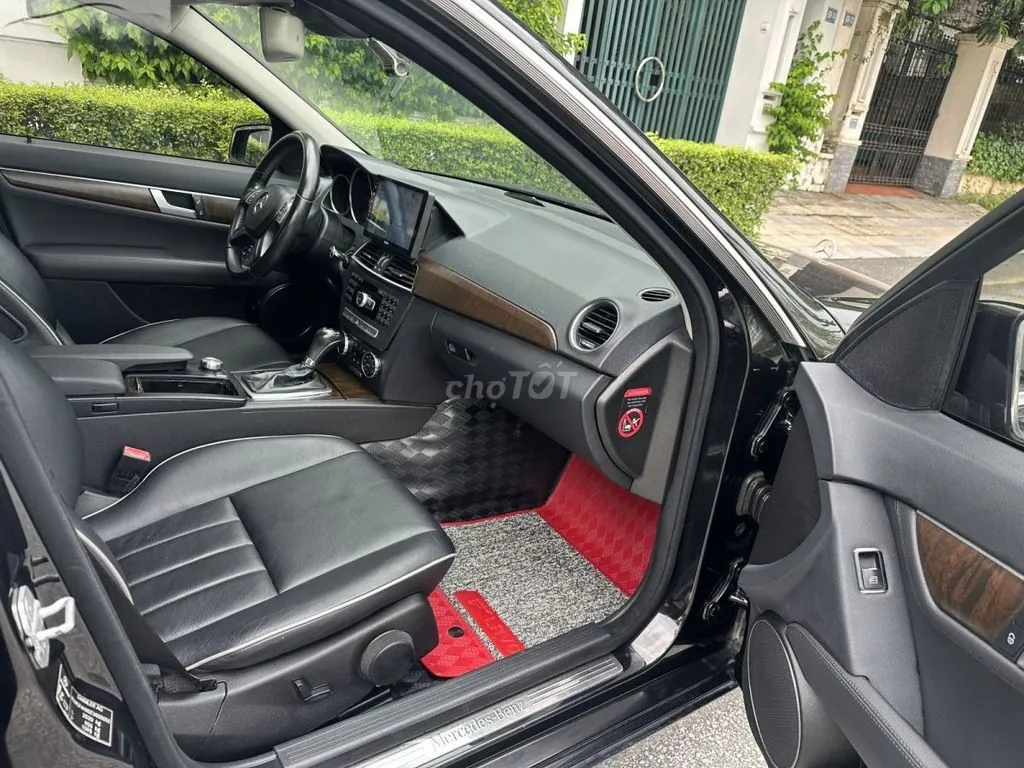 Mercedes-Benz C-Class 2012 photo 4
