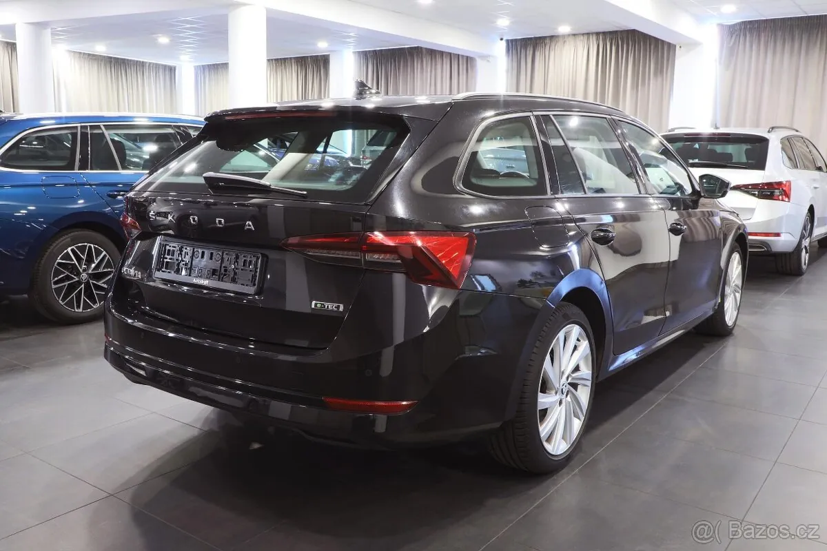 Skoda Octavia 2022 photo 2