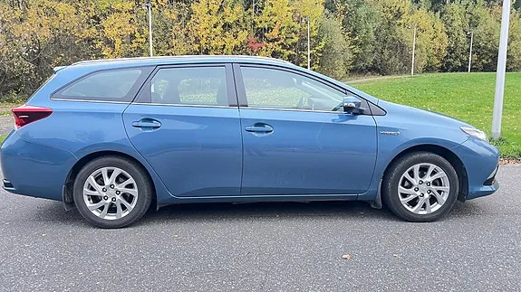 Toyota Auris 2016 photo 3