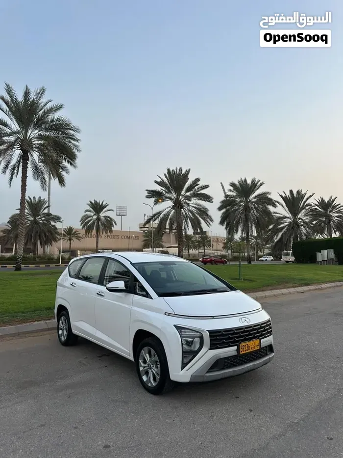 Hyundai Staria 2025 photo 2