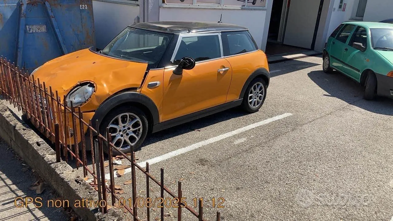Mini Mini 1.5 Cooper 2014 photo 2