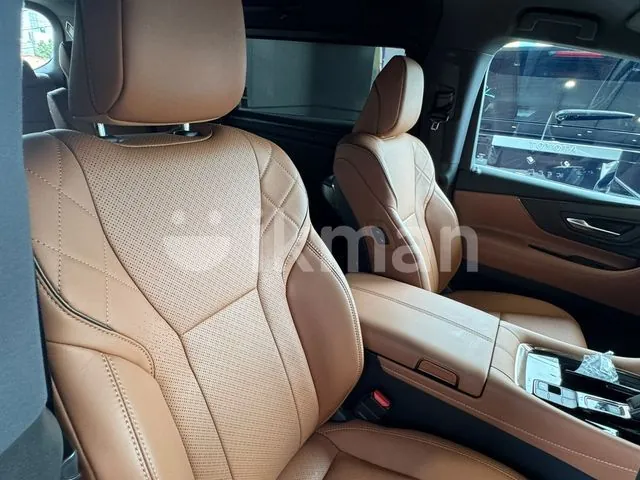 Toyota Vellfire 2024 photo 5